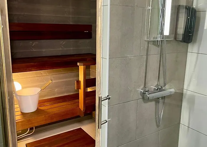 מלון Puustelli 4*